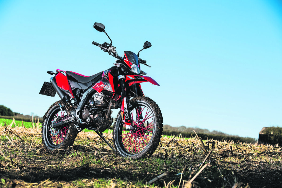 Um 125 motorcycle discount